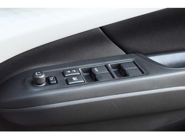 スズキ スイフト １．２ ハイブリッド ＭＺ R5年 (近畿) 99