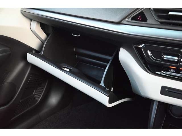 スズキ スイフト １．２ ハイブリッド ＭＺ R5年 (近畿) 99