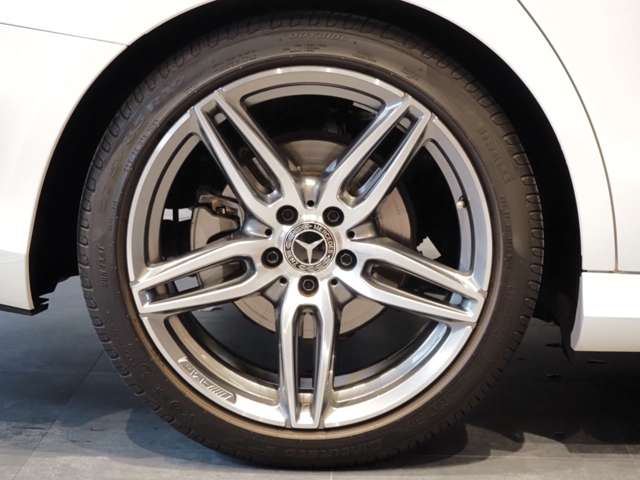 メルセデスベンツ Ｅクラスワゴン Ｅ２００ アバンギャルド （ＢＳＧ搭載モデル） ＡＭＧライン R1年 (近畿) 99