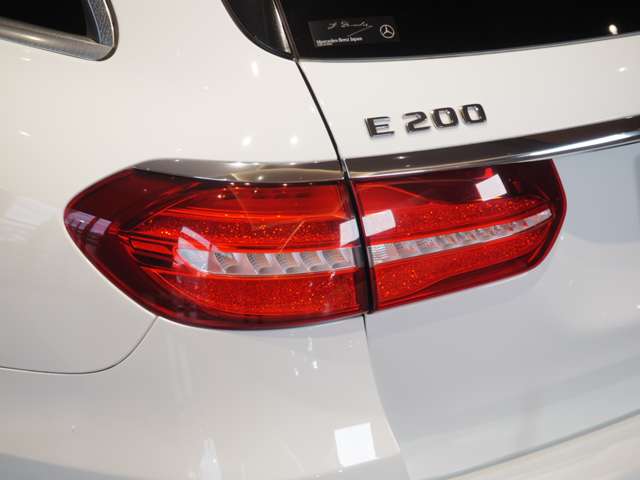 メルセデスベンツ Ｅクラスワゴン Ｅ２００ アバンギャルド （ＢＳＧ搭載モデル） ＡＭＧライン R1年 (近畿) 99