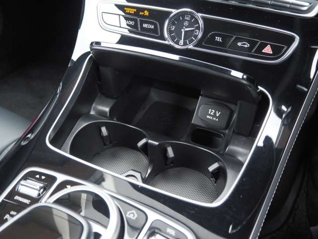 メルセデスベンツ Ｅクラスワゴン Ｅ２００ アバンギャルド （ＢＳＧ搭載モデル） ＡＭＧライン R1年 (近畿) 99