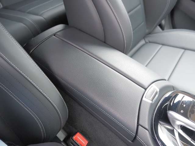 メルセデスベンツ Ｅクラスワゴン Ｅ２００ アバンギャルド （ＢＳＧ搭載モデル） ＡＭＧライン R1年 (近畿) 99