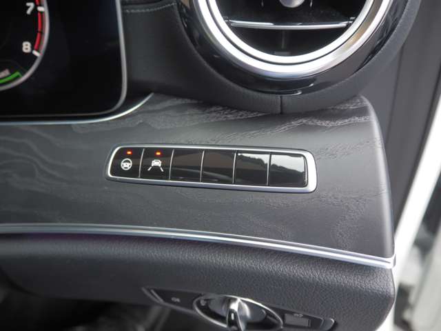 メルセデスベンツ Ｅクラスワゴン Ｅ２００ アバンギャルド （ＢＳＧ搭載モデル） ＡＭＧライン R1年 (近畿) 99