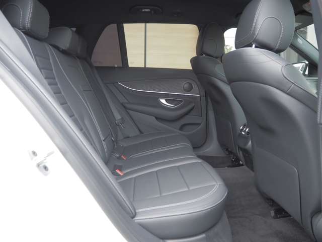 メルセデスベンツ Ｅクラスワゴン Ｅ２００ アバンギャルド （ＢＳＧ搭載モデル） ＡＭＧライン R1年 (近畿) 99