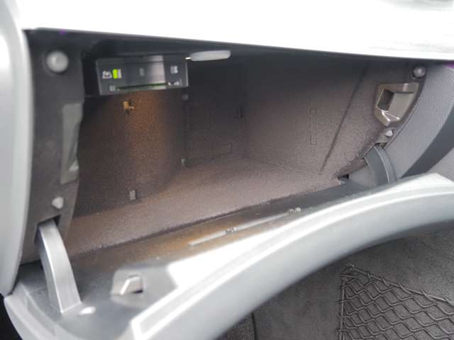 メルセデスベンツ Ｅクラスワゴン Ｅ２００ アバンギャルド （ＢＳＧ搭載モデル） ＡＭＧライン R1年 (近畿) 99