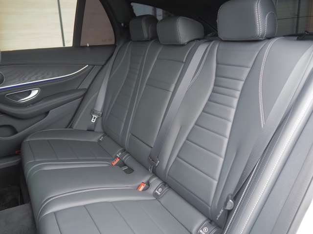 メルセデスベンツ Ｅクラスワゴン Ｅ２００ アバンギャルド （ＢＳＧ搭載モデル） ＡＭＧライン R1年 (近畿) 99