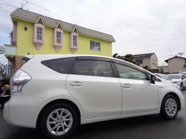 トヨタ プリウスΑ １．８ Ｓ H24年 (中国) 99