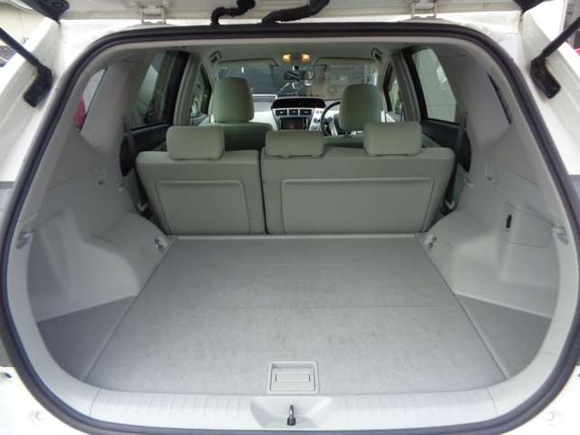 トヨタ プリウスΑ １．８ Ｓ H24年 (中国) 99