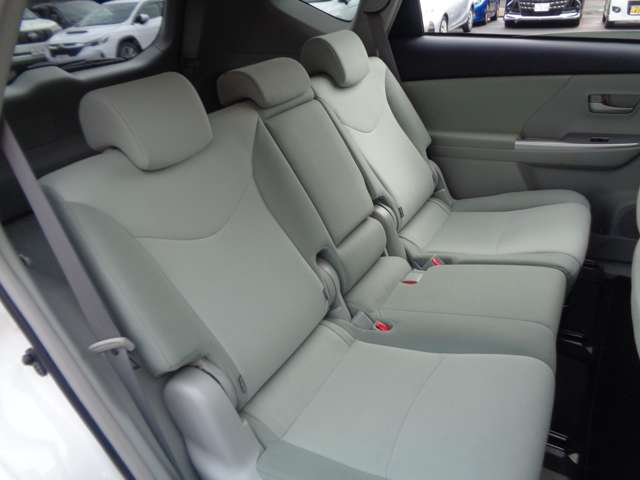 トヨタ プリウスΑ １．８ Ｓ H24年 (中国) 99