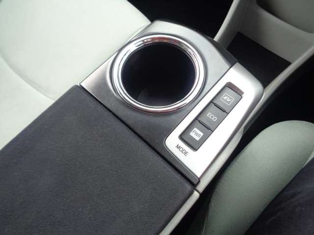 トヨタ プリウスΑ １．８ Ｓ H24年 (中国) 99