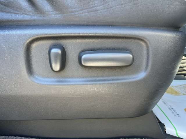 トヨタ エスティマ ２．４アエラス プレミアム エディション ４ＷＤ H26年 (関東) 99