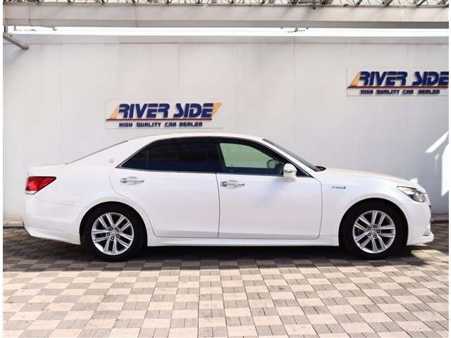 トヨタ クラウン　ハイブリッド ハイブリッド ２．５ Ｓ H26年 (関東) 99