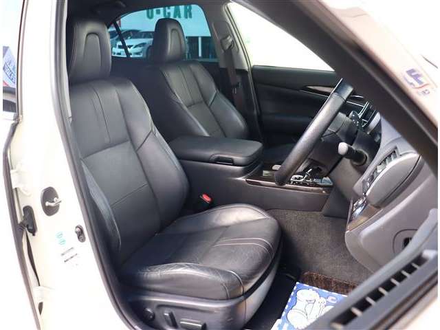 トヨタ クラウン　ハイブリッド ハイブリッド ２．５ Ｓ H26年 (関東) 99