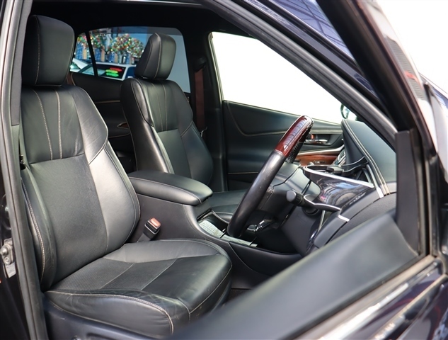 トヨタ ハリアー　ハイブリッド ２．５ ハイブリッド Ｅ－ＦＯＵＲ プレミアム ４ＷＤ H27年 (関東) 99