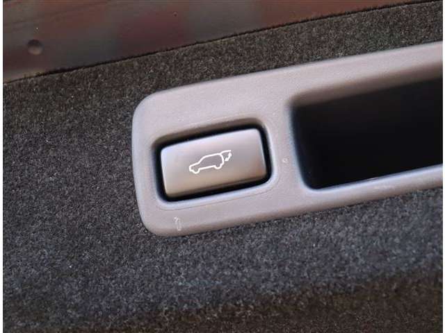 トヨタ ハリアー　ハイブリッド ２．５ ハイブリッド Ｅ－ＦＯＵＲ プレミアム ４ＷＤ H27年 (関東) 99