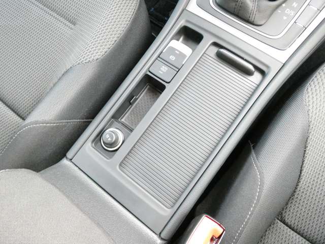 フォルクスワーゲン ゴルフ ＴＳＩ　コンフォートライン H26年 (関東) 99