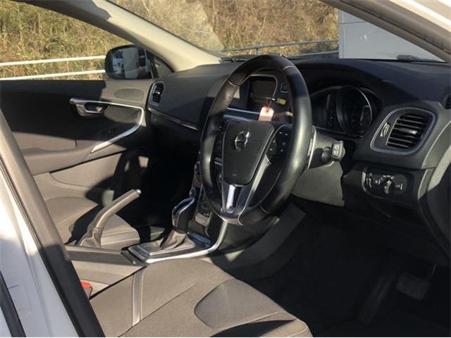 ボルボ Ｖ４０ Ｄ４ モメンタム ディーゼルターボ H29年 (東北) 99