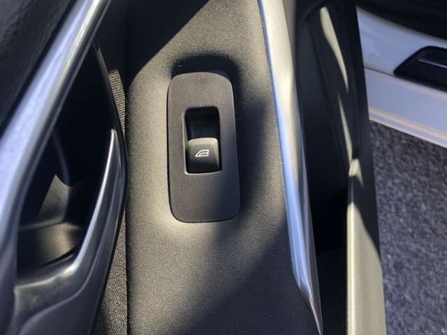 ボルボ Ｖ４０ Ｄ４ モメンタム ディーゼルターボ H29年 (東北) 99