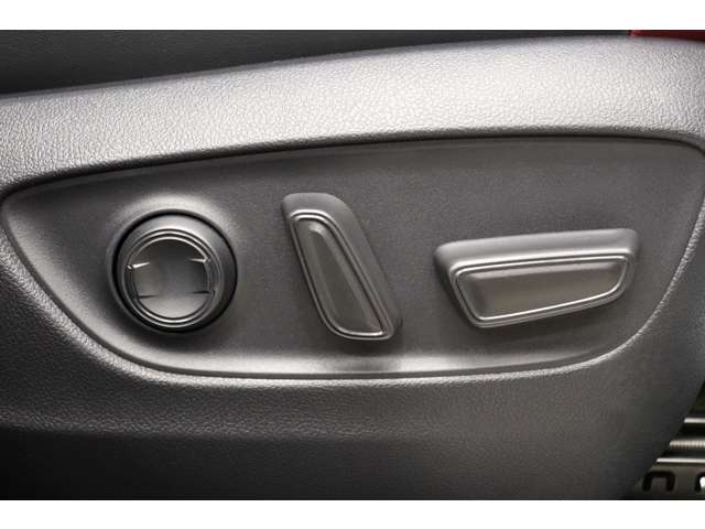 トヨタ ランドクルーザー ３．３ ＧＲスポーツ ディーゼルターボ ４ＷＤ R5年 (東海) 99