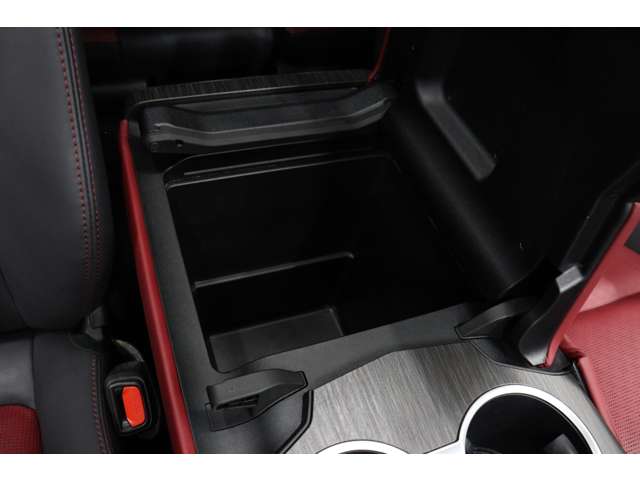 トヨタ ランドクルーザー ３．３ ＧＲスポーツ ディーゼルターボ ４ＷＤ R5年 (東海) 99