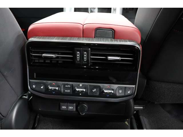 トヨタ ランドクルーザー ３．３ ＧＲスポーツ ディーゼルターボ ４ＷＤ R5年 (東海) 99