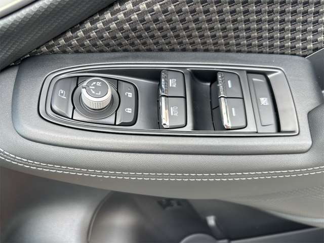 スバル フォレスター　ハイブリッド ２．０ アーバン セレクション ４ＷＤ R6年 (近畿) 99