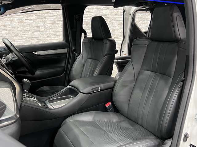 トヨタ アルファード ３．５ エグゼクティブ ラウンジ Ｓ R1年 (関東) 99