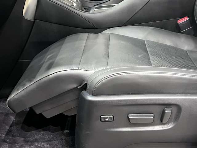 トヨタ アルファード ３．５ エグゼクティブ ラウンジ Ｓ R1年 (関東) 99