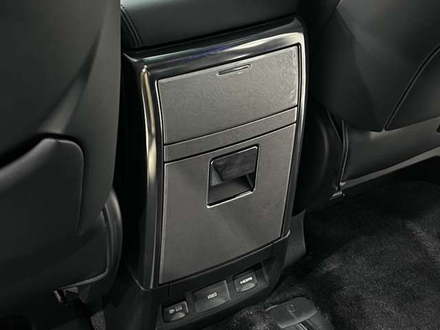 トヨタ アルファード ３．５ エグゼクティブ ラウンジ Ｓ R1年 (関東) 99