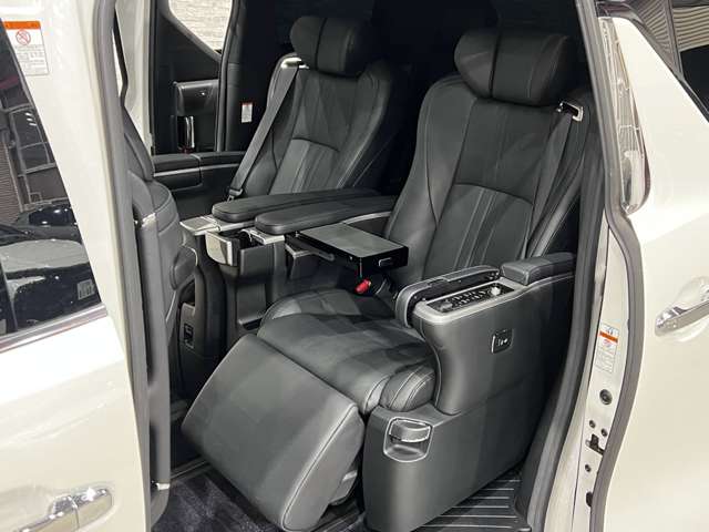 トヨタ アルファード ３．５ エグゼクティブ ラウンジ Ｓ R1年 (関東) 99