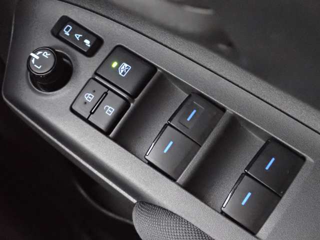 トヨタ シエンタ　ハイブリッド ハイブリッド １．５ Ｇ R5年 (関東) 99