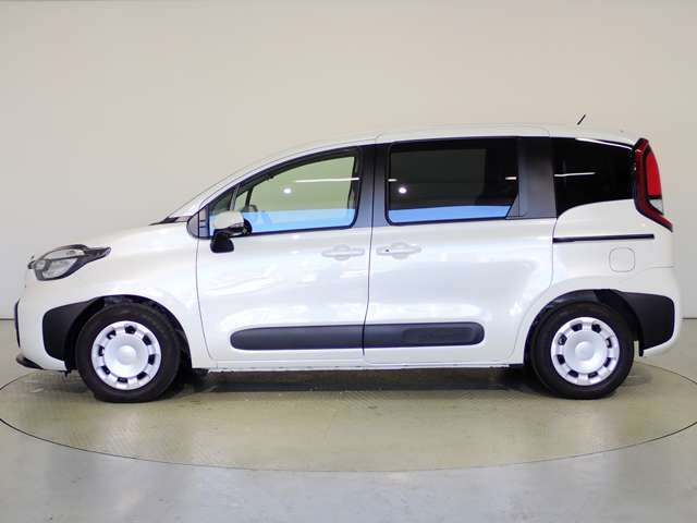 トヨタ シエンタ　ハイブリッド ハイブリッド １．５ Ｇ R5年 (関東) 99