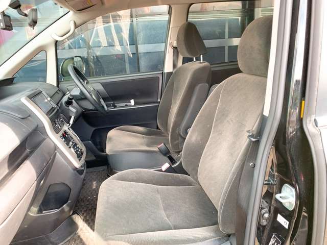 トヨタ ヴォクシー ２．０ Ｘ Ｌエディション H23年 (九州・沖縄) 99