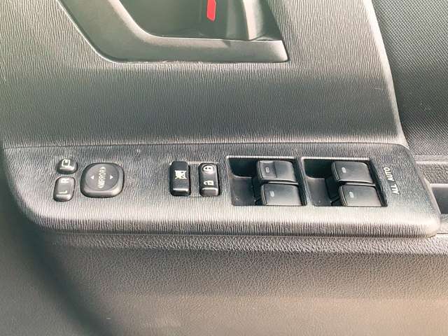 トヨタ ヴォクシー ２．０ Ｘ Ｌエディション H23年 (九州・沖縄) 99