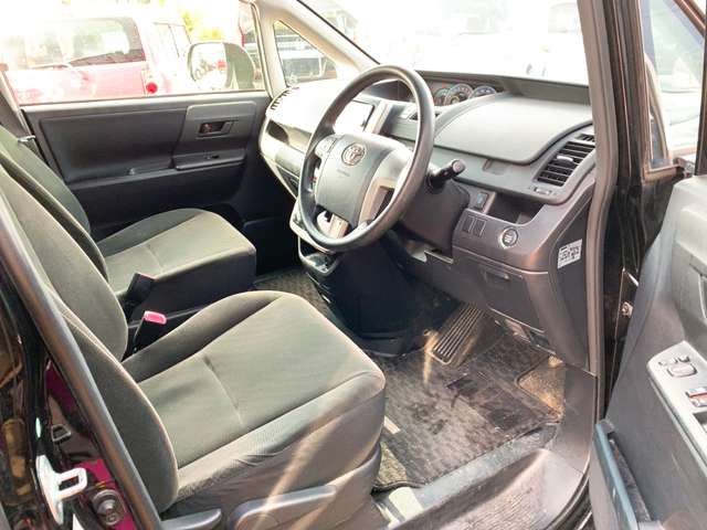 トヨタ ヴォクシー ２．０ Ｘ Ｌエディション H23年 (九州・沖縄) 99