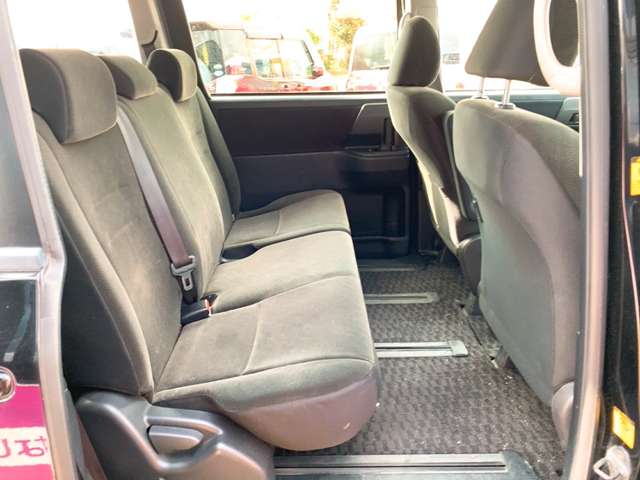 トヨタ ヴォクシー ２．０ Ｘ Ｌエディション H23年 (九州・沖縄) 99