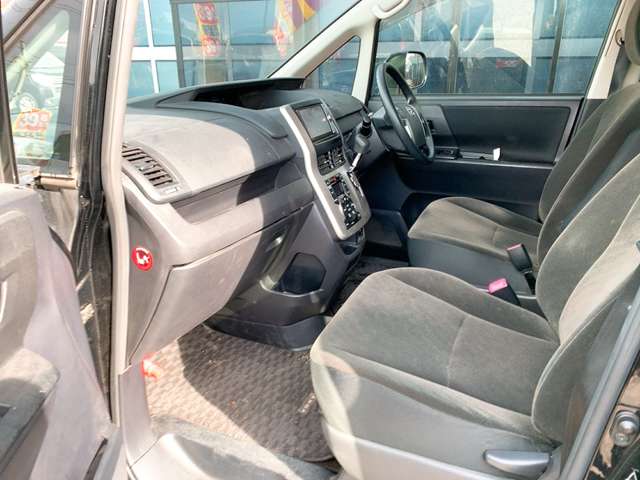 トヨタ ヴォクシー ２．０ Ｘ Ｌエディション H23年 (九州・沖縄) 99