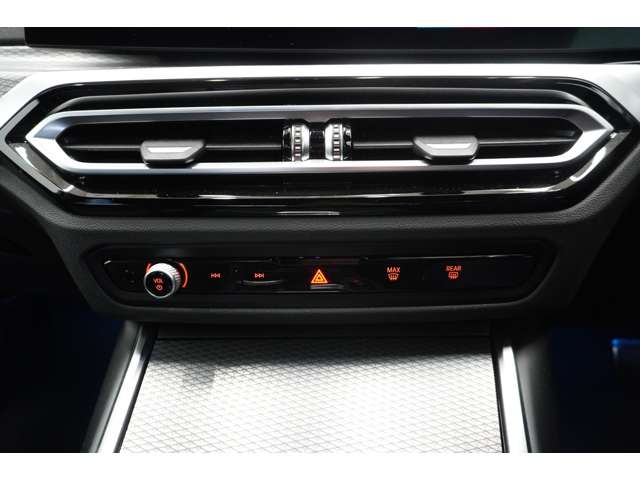 ＢＭＷ ３シリーズ ３２０Ｄ Ｘドライブ Ｍスポーツ ディーゼルターボ ４ＷＤ R4年 (近畿) 99