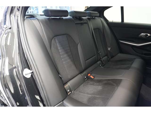 ＢＭＷ ３シリーズ ３２０Ｄ Ｘドライブ Ｍスポーツ ディーゼルターボ ４ＷＤ R4年 (近畿) 99