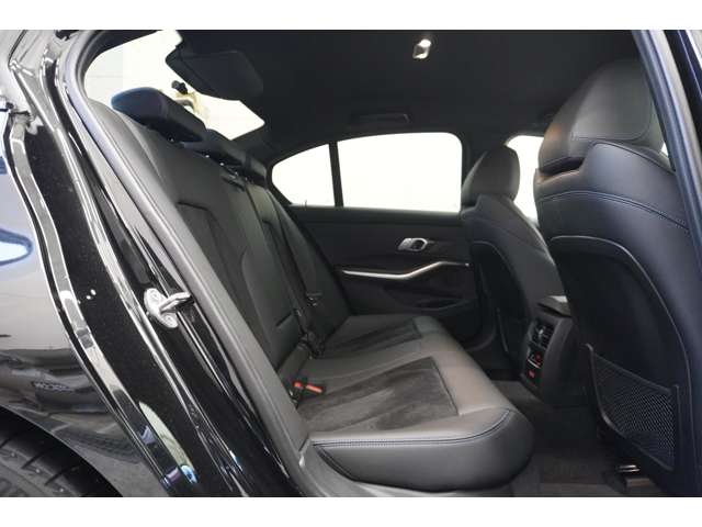 ＢＭＷ ３シリーズ ３２０Ｄ Ｘドライブ Ｍスポーツ ディーゼルターボ ４ＷＤ R4年 (近畿) 99