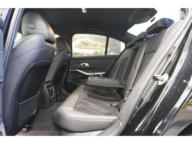 ＢＭＷ ３シリーズ ３２０Ｄ Ｘドライブ Ｍスポーツ ディーゼルターボ ４ＷＤ R4年 (近畿) 99