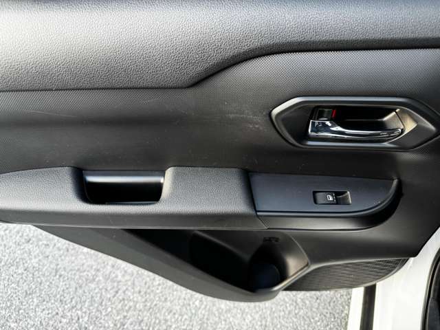 ダイハツ ロッキー １．２ プレミアム Ｇ R3年 (九州・沖縄) 99