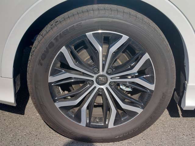 トヨタ クラウン　クロスオーバー　ハイブリッド ２．５ Ｇ Ｅ－ＦＯＵＲ ４ＷＤ R6年 (中国) 99