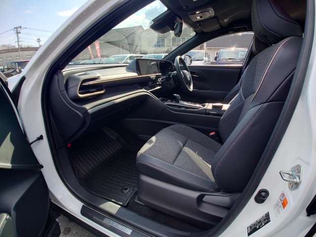 トヨタ クラウン　クロスオーバー　ハイブリッド ２．５ Ｇ Ｅ－ＦＯＵＲ ４ＷＤ R6年 (中国) 99