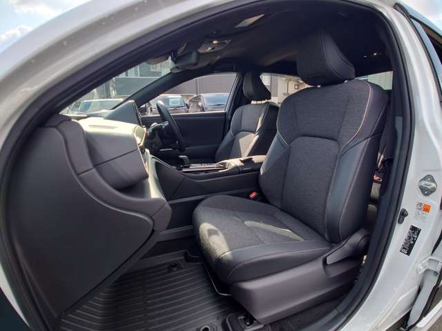 トヨタ クラウン　クロスオーバー　ハイブリッド ２．５ Ｇ Ｅ－ＦＯＵＲ ４ＷＤ R6年 (中国) 99