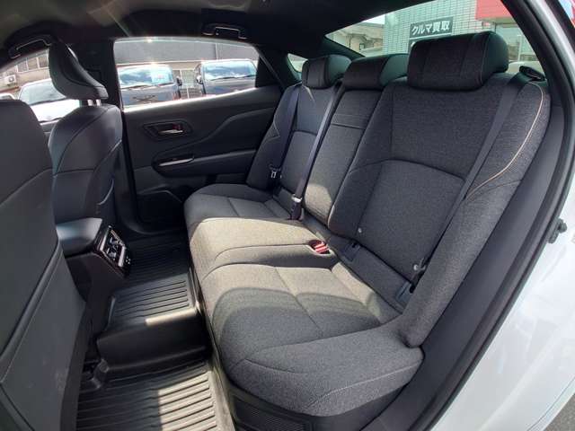 トヨタ クラウン　クロスオーバー　ハイブリッド ２．５ Ｇ Ｅ－ＦＯＵＲ ４ＷＤ R6年 (中国) 99