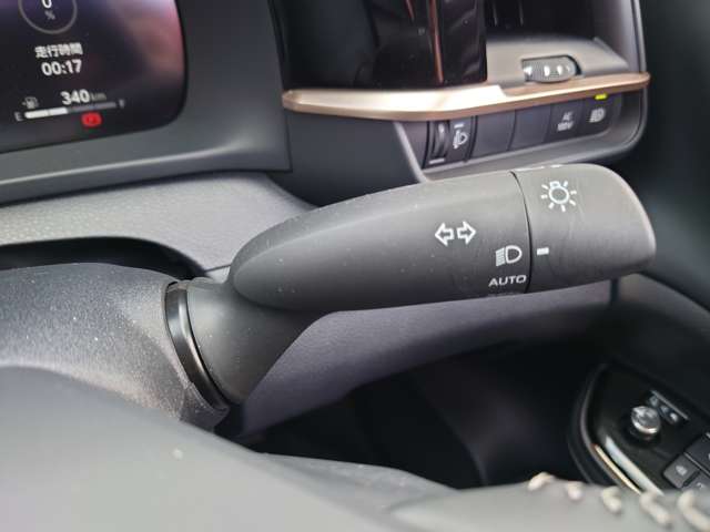 トヨタ クラウン　クロスオーバー　ハイブリッド ２．５ Ｇ Ｅ－ＦＯＵＲ ４ＷＤ R6年 (中国) 99