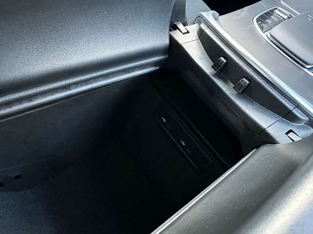 メルセデスベンツ ＧＬＣクーペ ２２０ Ｄ ４マチック ＡＭＧラインパッケージ ４ＷＤ ＭＰ２０２３０２ R5年 (近畿) 99