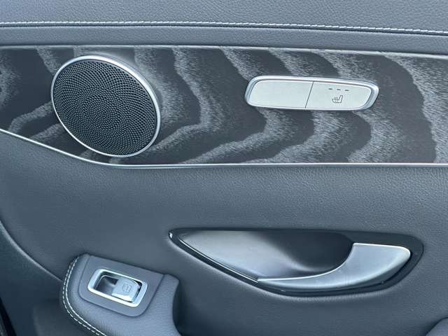 メルセデスベンツ ＧＬＣクーペ ２２０ Ｄ ４マチック ＡＭＧラインパッケージ ４ＷＤ ＭＰ２０２３０２ R5年 (近畿) 99