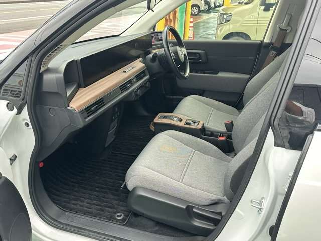 ホンダ Ｈｏｎｄａ　ｅ ベースモデル R3年 (東海) 99